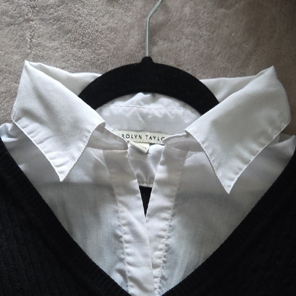 Carolyn Taylor Black Sweater with White Collar - Picture 9 of 9